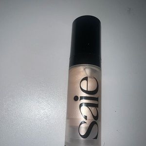 Saie glowy super dewy mulipurpose Illuminator